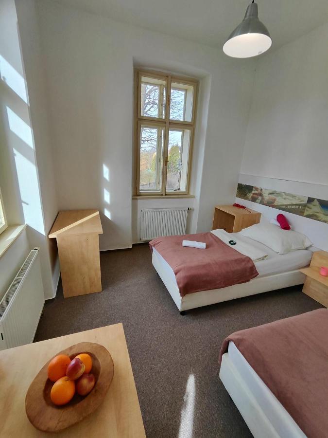 Hotel Stara Skola Mezná Buitenkant foto