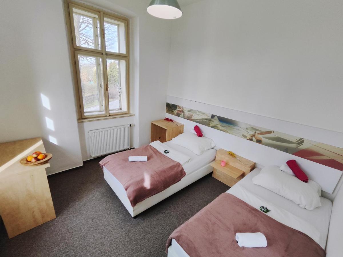 Hotel Stara Skola Mezná Buitenkant foto