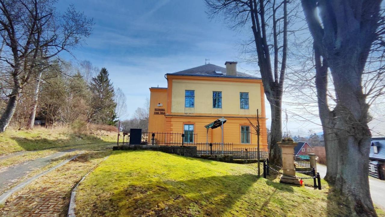 Hotel Stara Skola Mezná Buitenkant foto