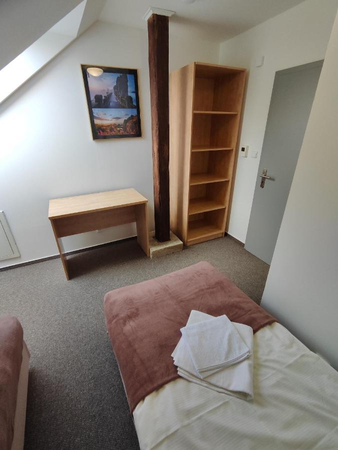 Hotel Stara Skola Mezná Buitenkant foto