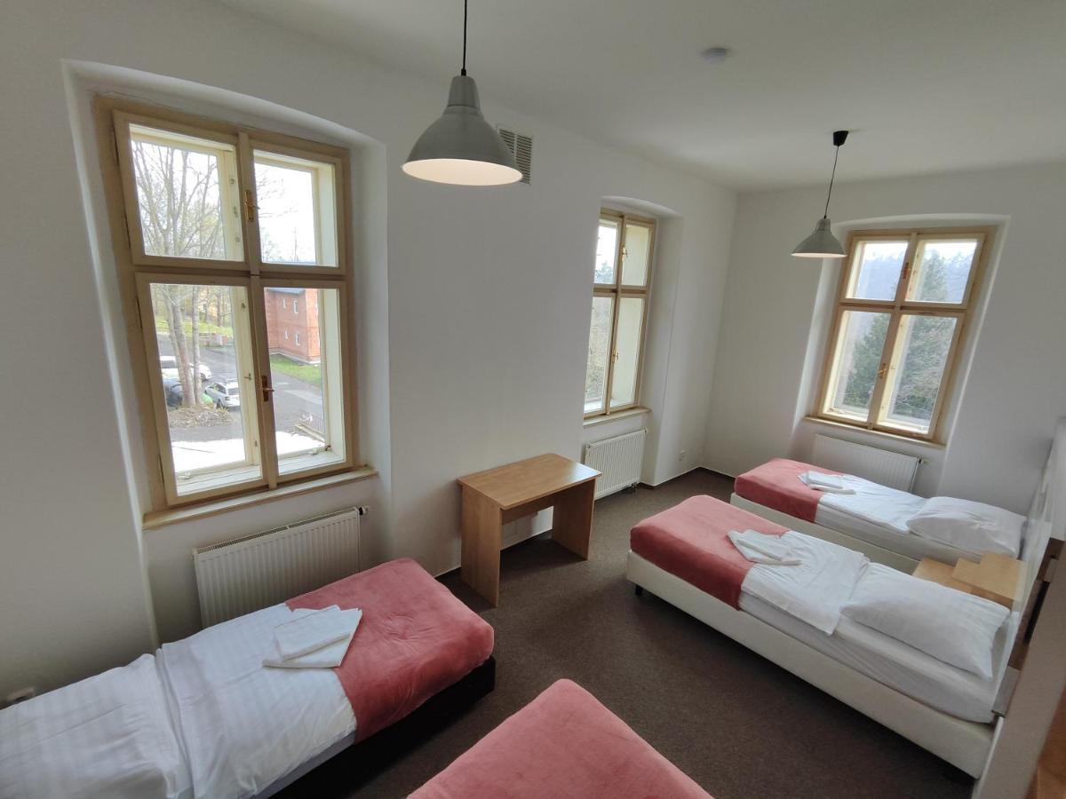 Hotel Stara Skola Mezná Buitenkant foto