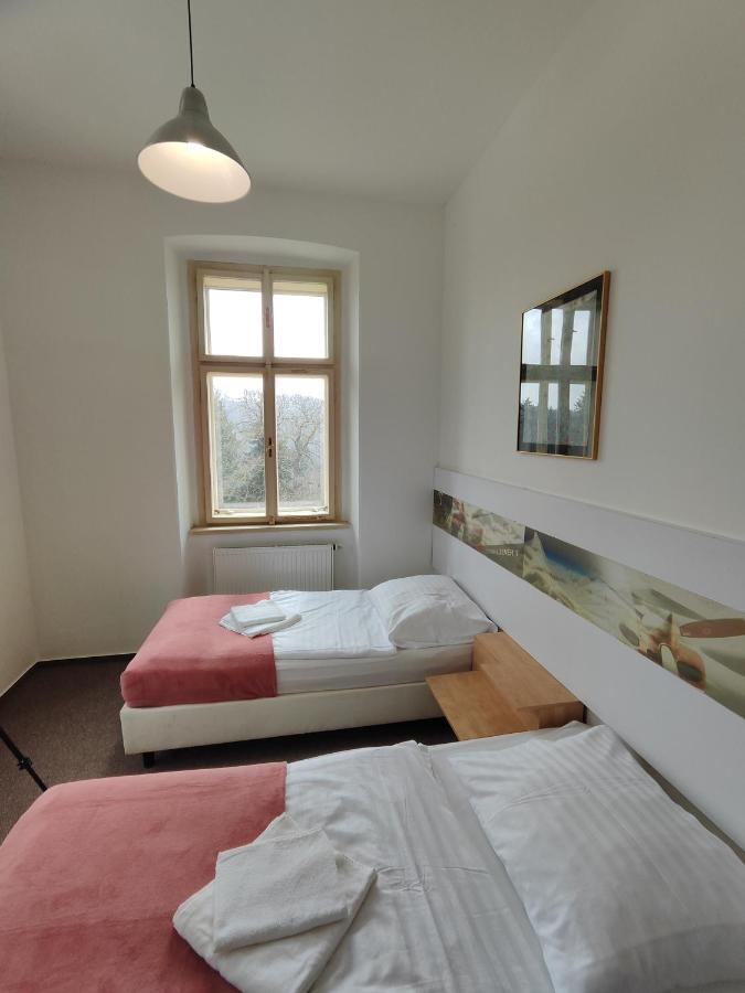 Hotel Stara Skola Mezná Buitenkant foto