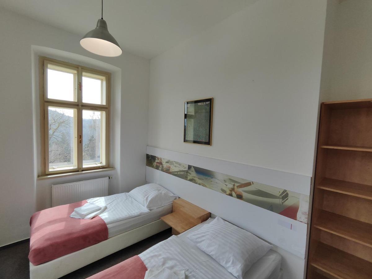 Hotel Stara Skola Mezná Buitenkant foto