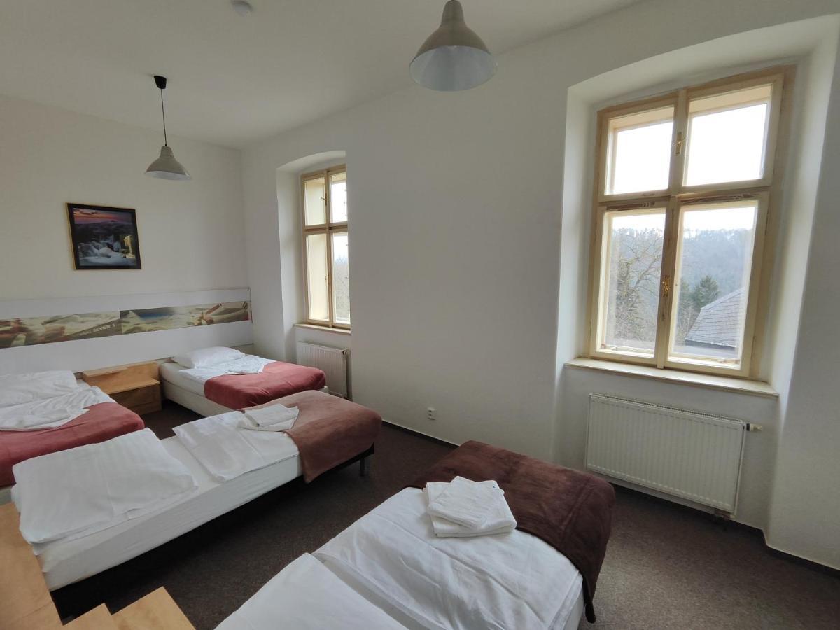 Hotel Stara Skola Mezná Buitenkant foto