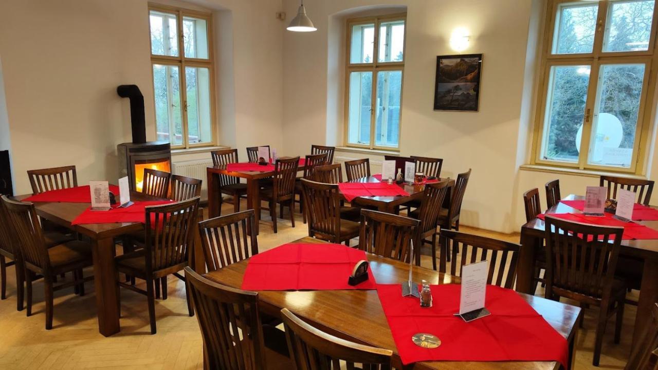 Hotel Stara Skola Mezná Buitenkant foto