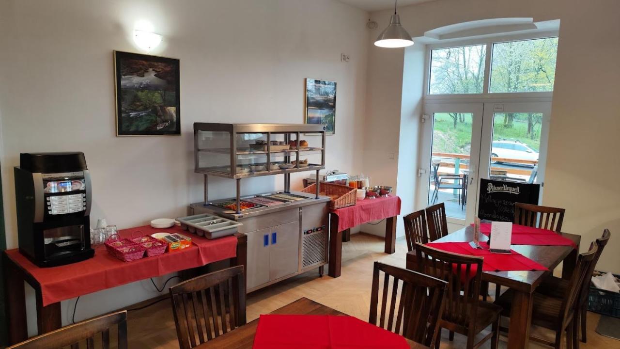 Hotel Stara Skola Mezná Buitenkant foto